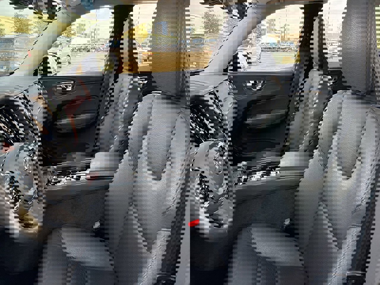 Certified 2024 Volvo XC60 B5 Plus w/ Protection Package Premier image 16