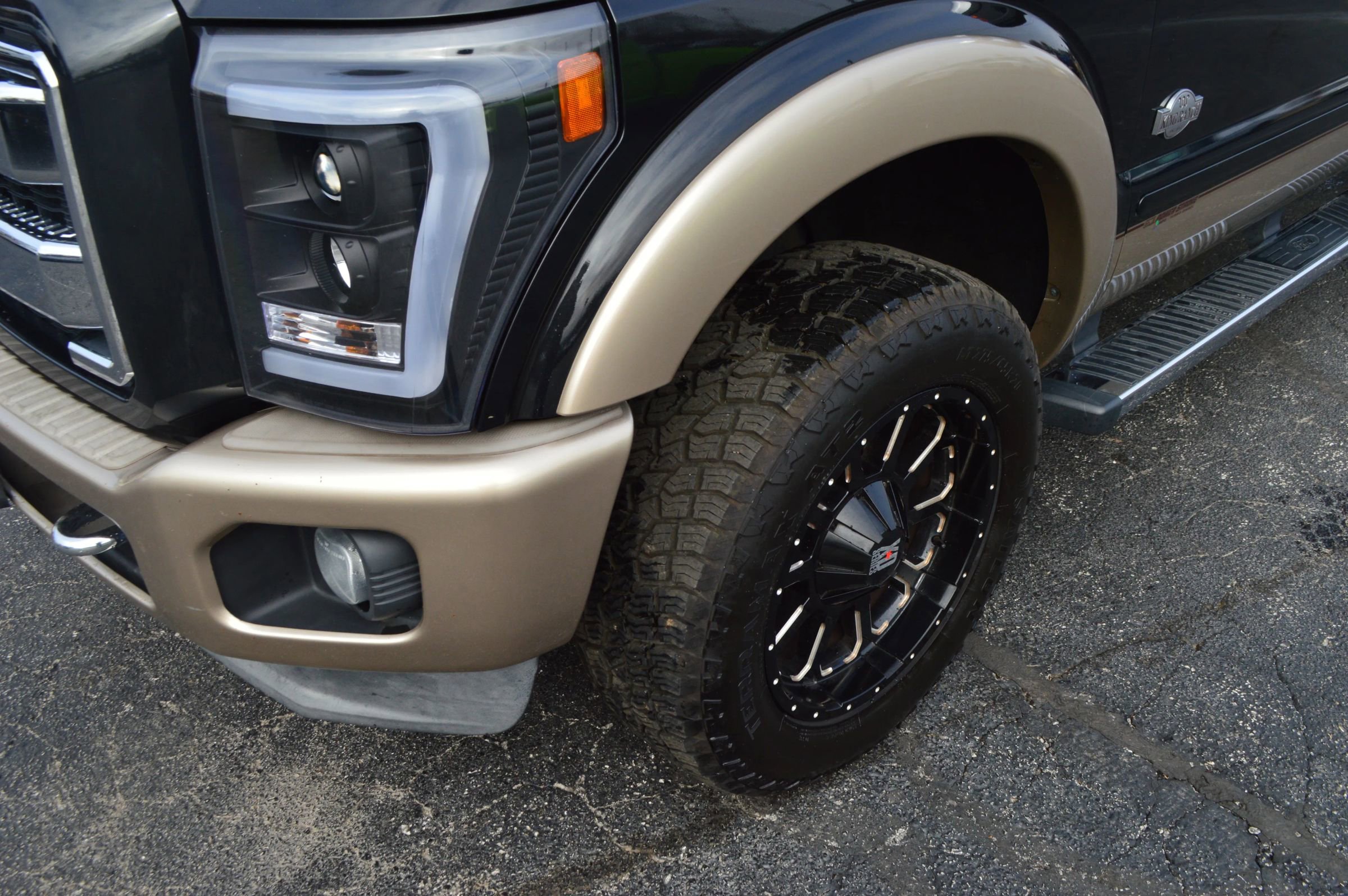 Used 2012 Ford F350 King Ranch w/ King Ranch w/Chrome Pkg image 3