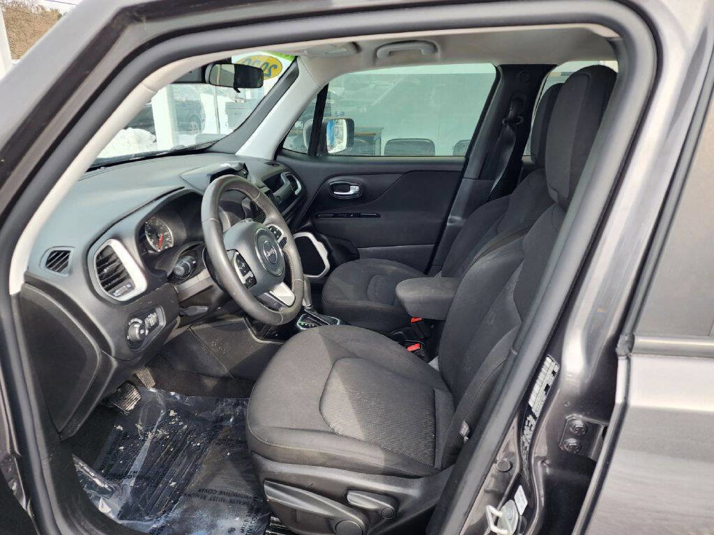 Used 2020 Jeep Renegade Latitude w/ UConnect 8.4 Nav Group image 9