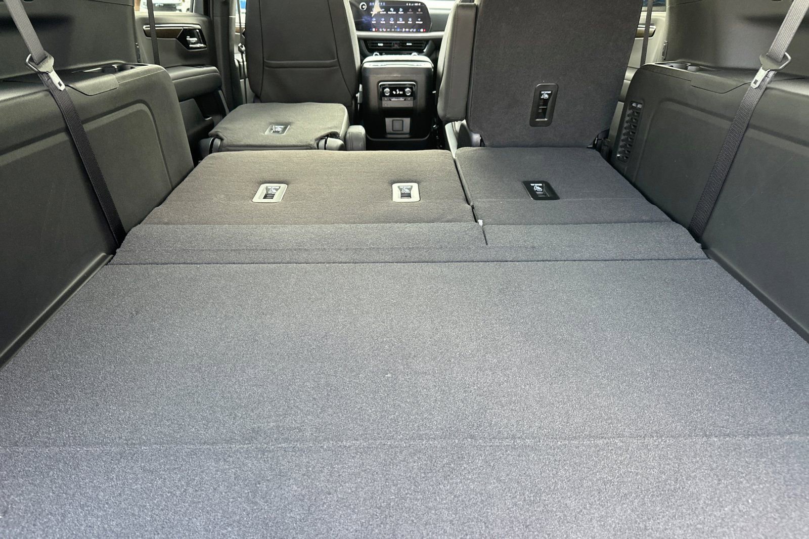 New 2026 Chevrolet Suburban High Country w/ LPO, Illumination Package image 18