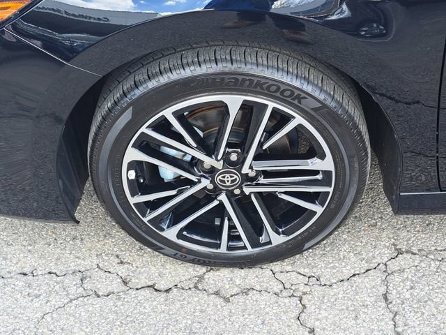 Used 2025 Toyota Camry XLE image 4