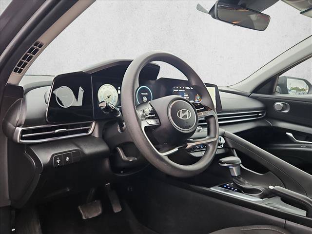 Used 2024 Hyundai Elantra SEL FWD image 9
