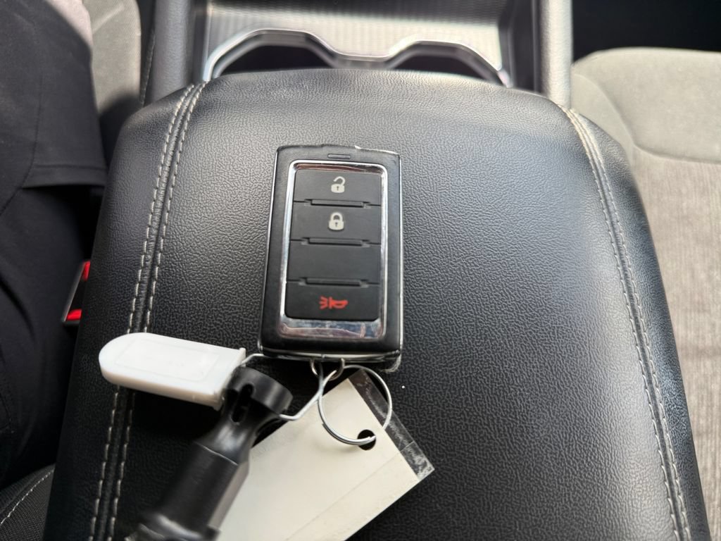 Used 2024 Jeep Grand Cherokee Laredo RWD image 45