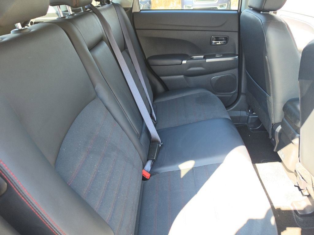 Used 2025 Mitsubishi Outlander Sport AWD image 18