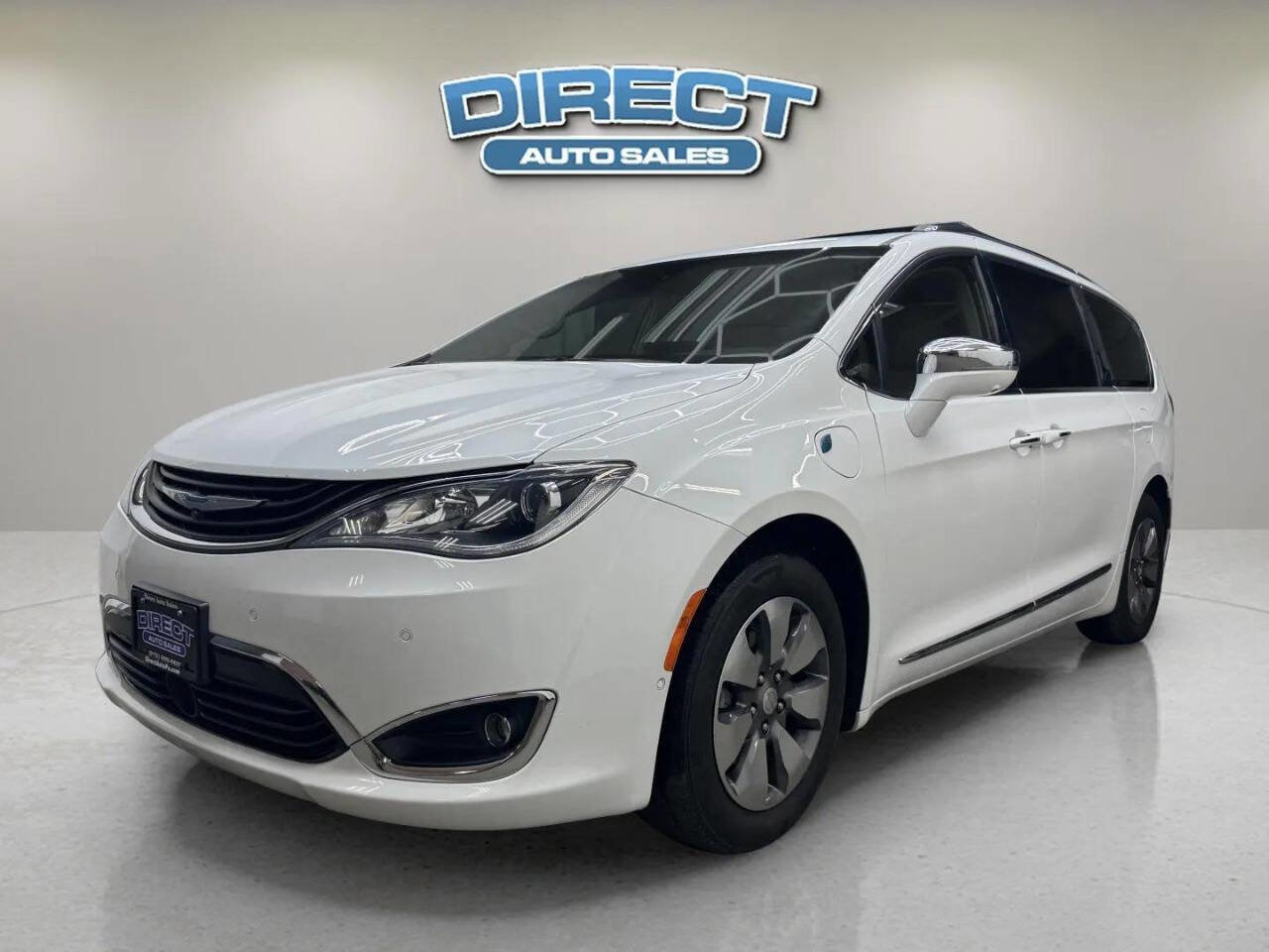 Used 2018 Chrysler Pacifica Limited w/ Advanced Safetytec Group FWD image 3