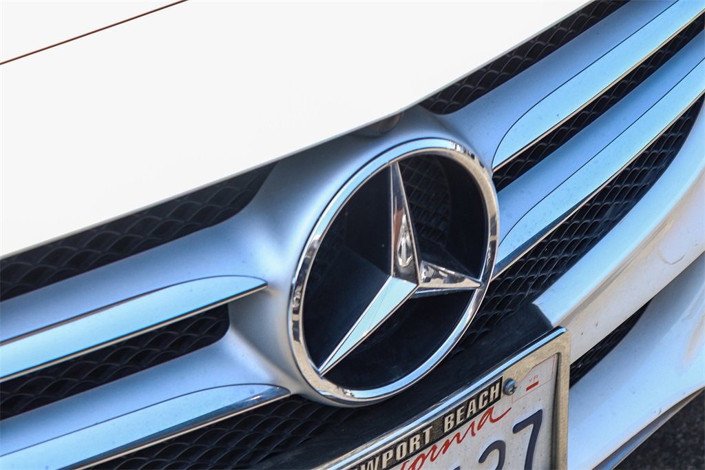 Used 2018 Mercedes-Benz C 300 Sedan image 3