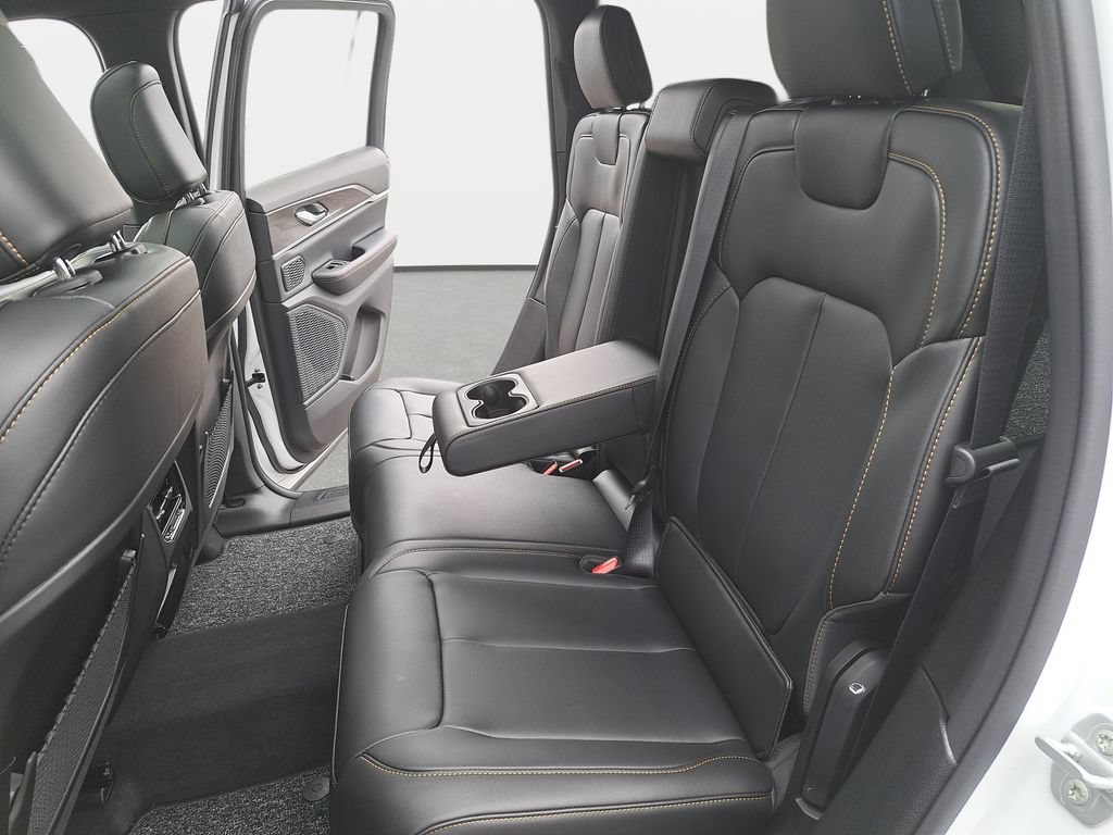 New 2026 Jeep Grand Cherokee Limited AWD/4WD image 14