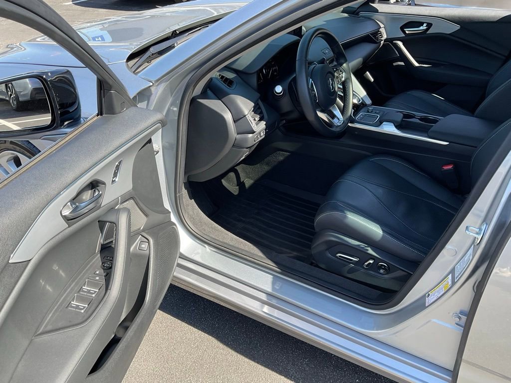 Certified 2023 Acura TLX w/ Technology Package image 10