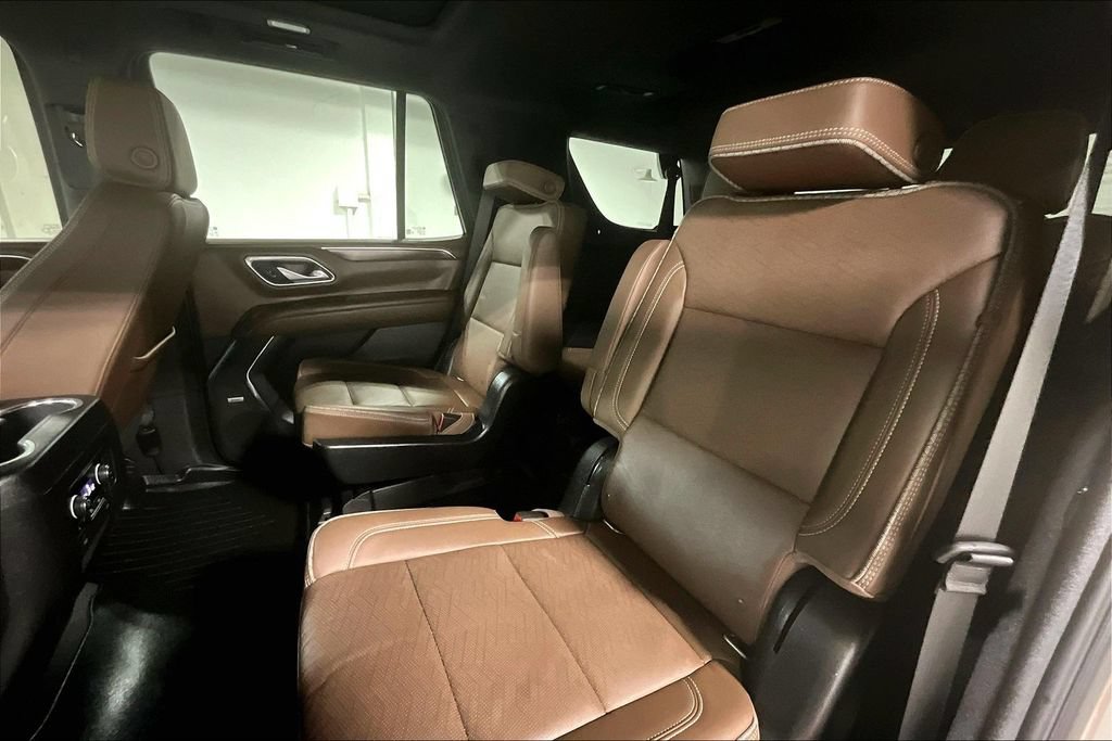 Used 2022 Chevrolet Tahoe High Country w/ Premium Package AWD/4WD image 33