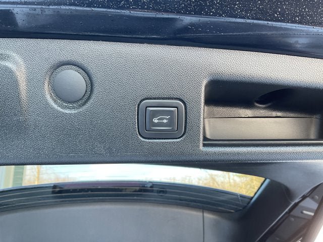 Used 2020 Chevrolet Equinox LT w/ Driver Convenience Package image 27