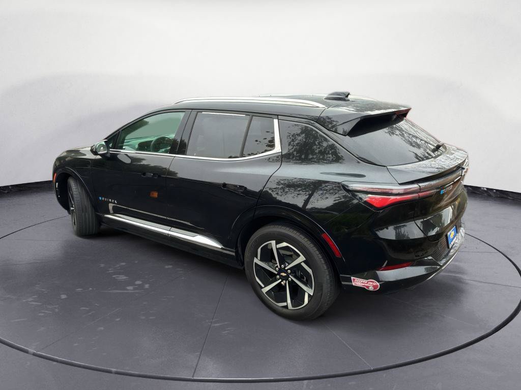 Used 2024 Chevrolet Equinox EV LT FWD image 5