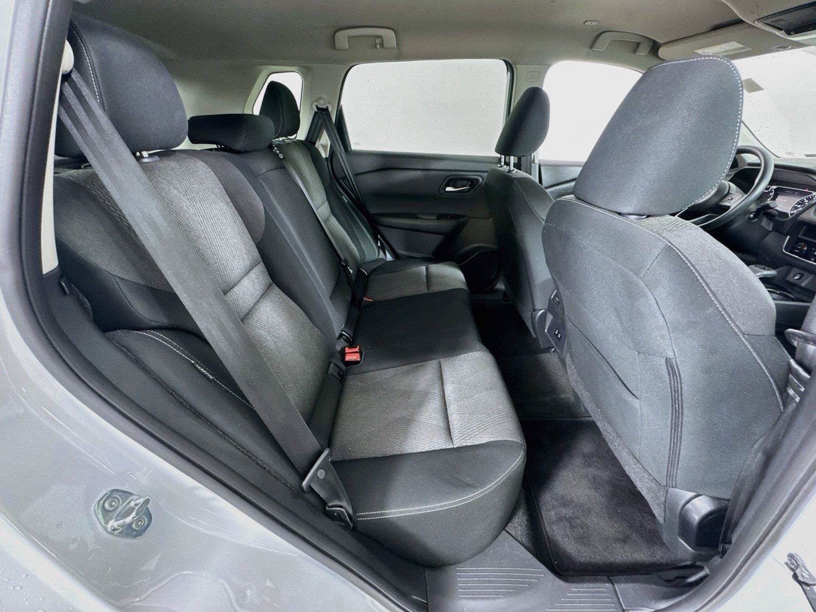 Used 2024 Nissan Rogue SV FWD image 24