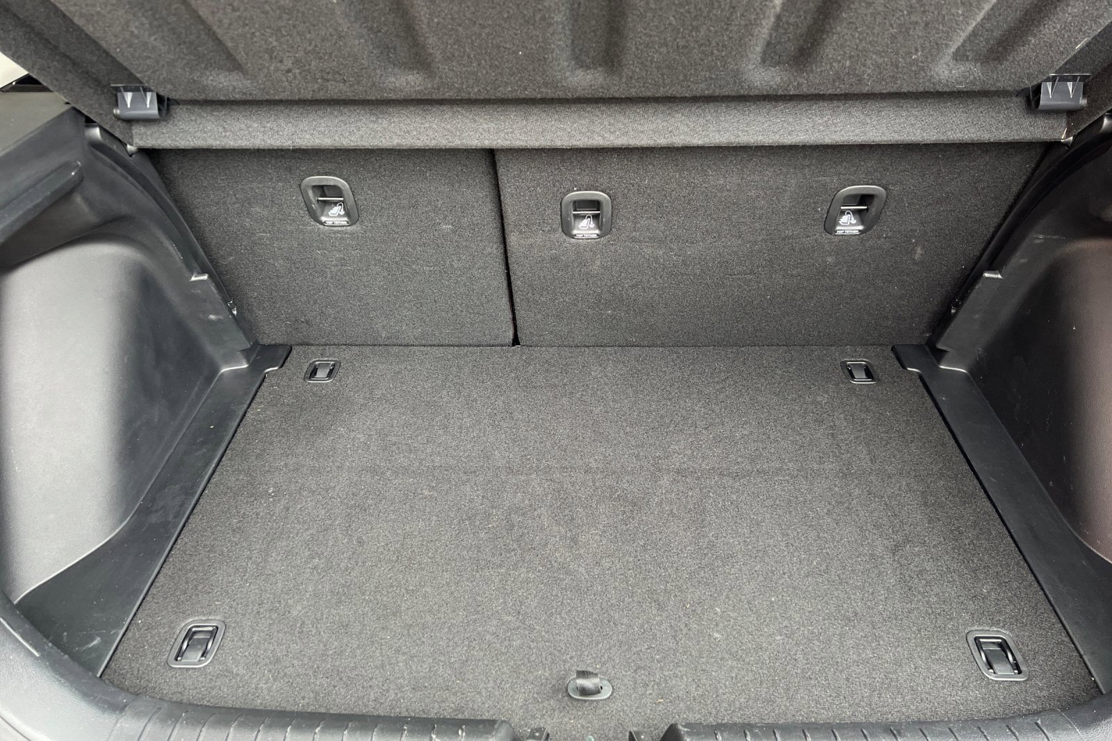 Certified 2025 Hyundai Venue SEL image 20