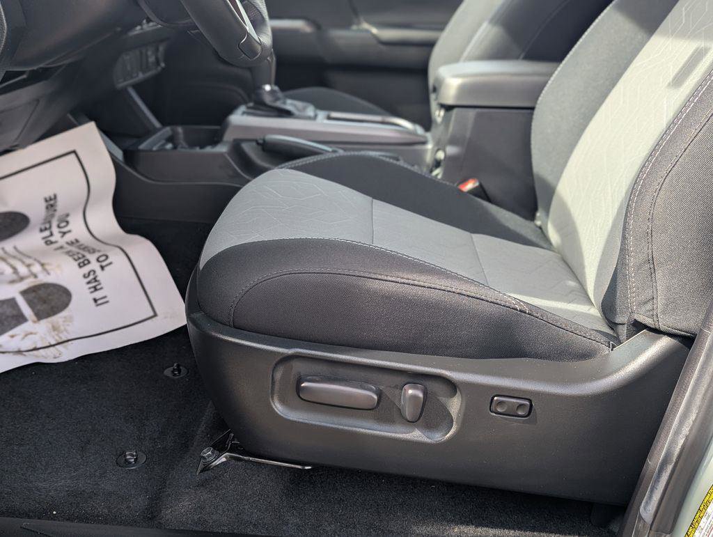 Used 2023 Toyota Tacoma TRD Off-Road w/ TRD Premium Off Road Package image 15