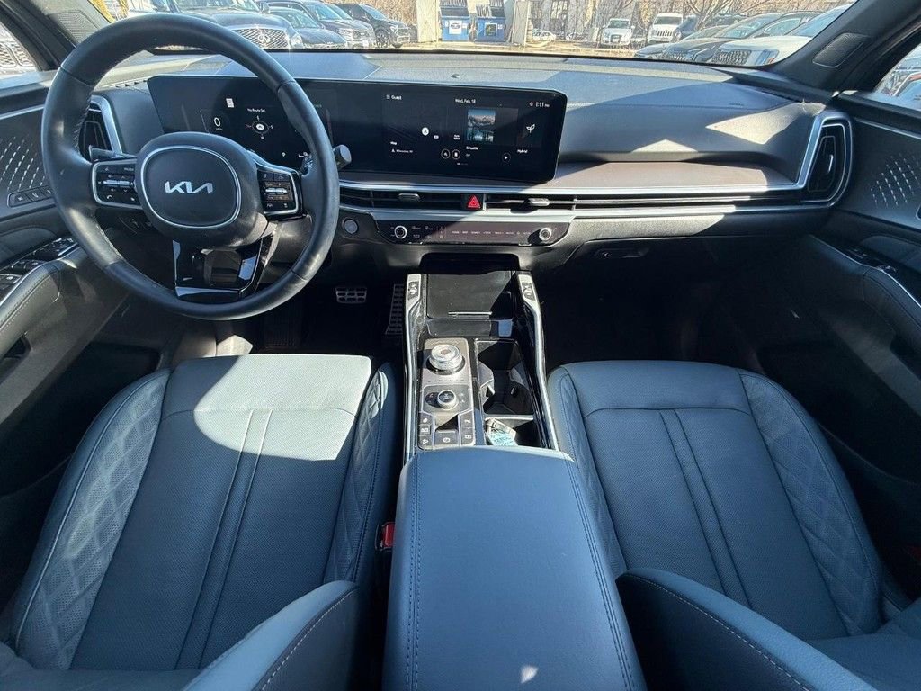 Used 2025 Kia Sorento SX Prestige image 16