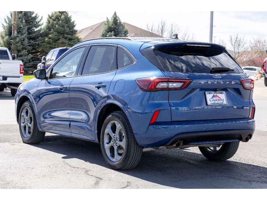Used 2023 Ford Escape ST-Line w/ Tech Pack #1 AWD/4WD image 5
