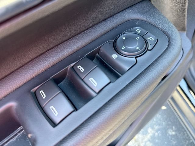 Used 2023 GMC Terrain SLE w/ Driver Convenience Package FWD image 13