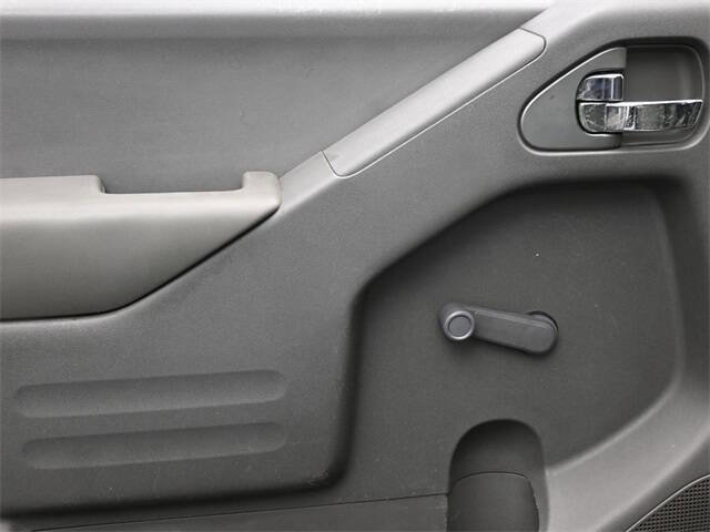 Used 2019 Nissan Frontier S image 11