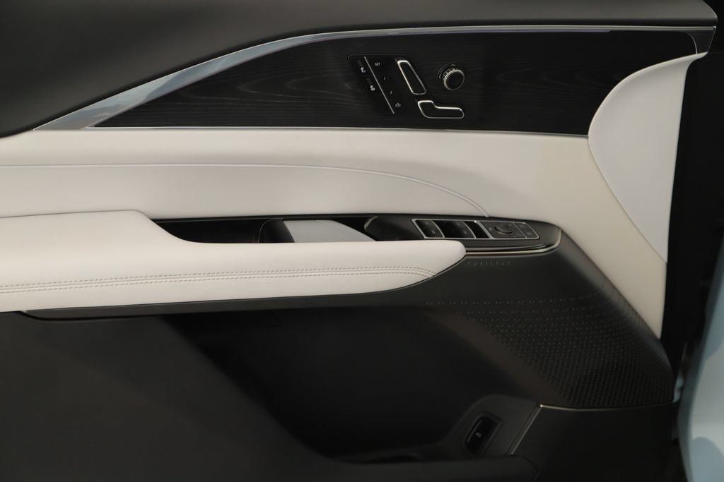 Used 2024 Cadillac Lyriq Luxury RWD image 23