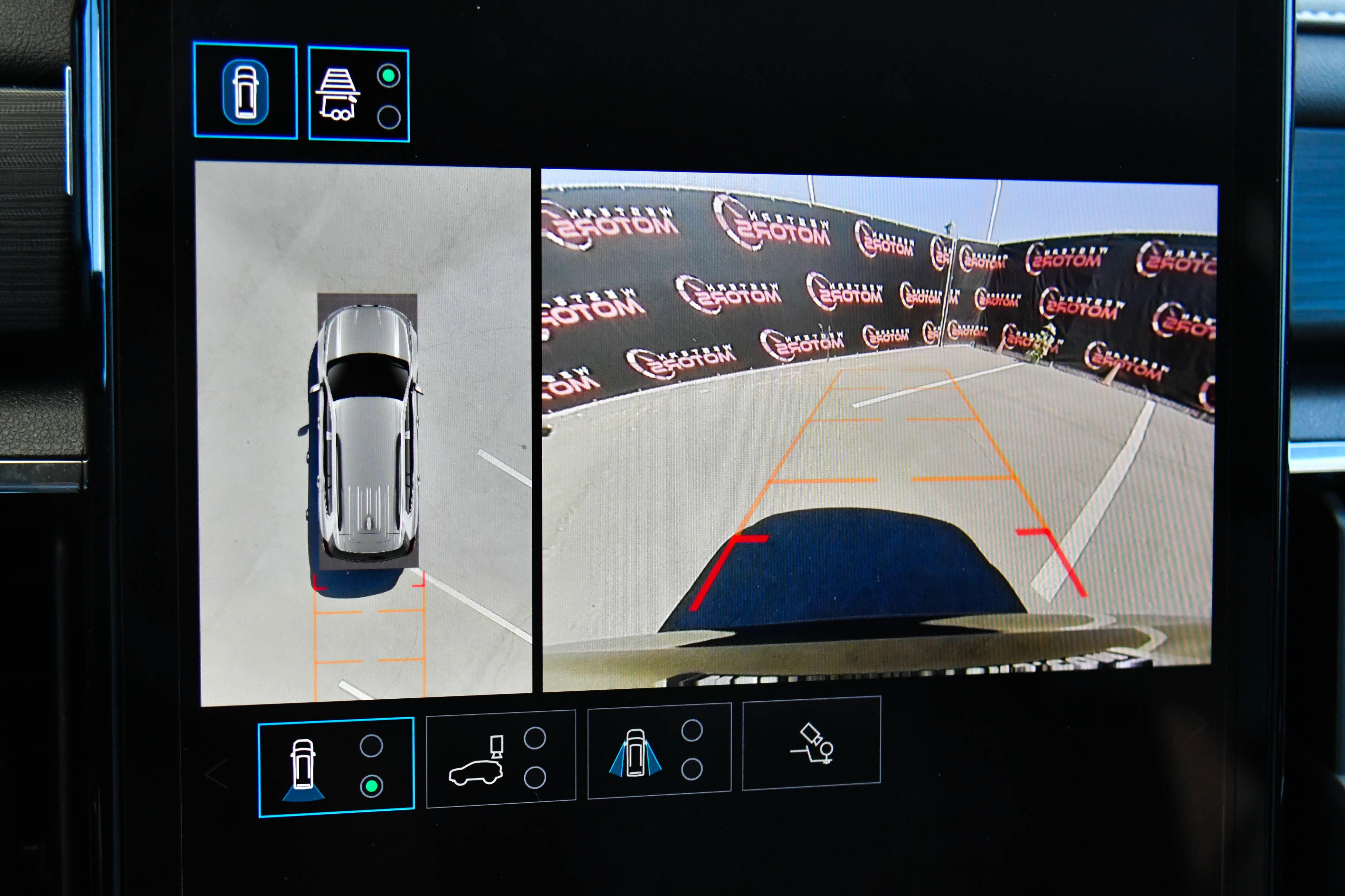 Used 2024 GMC Acadia Elevation FWD image 19