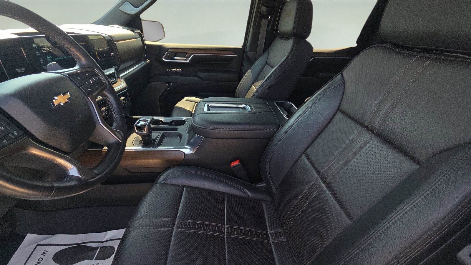 Used 2022 Chevrolet Silverado 1500 High Country w/ Z71 Off-Road Package image 30