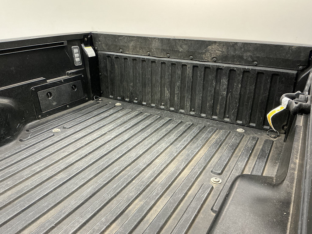 Used 2022 Toyota Tacoma SR5 w/ Black Out Package (TMS) AWD/4WD image 27