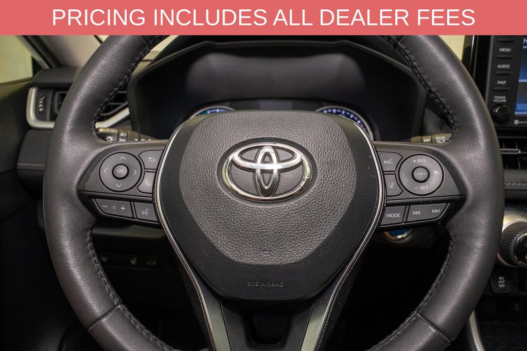 Used 2022 Toyota RAV4 XLE Premium AWD/4WD image 20