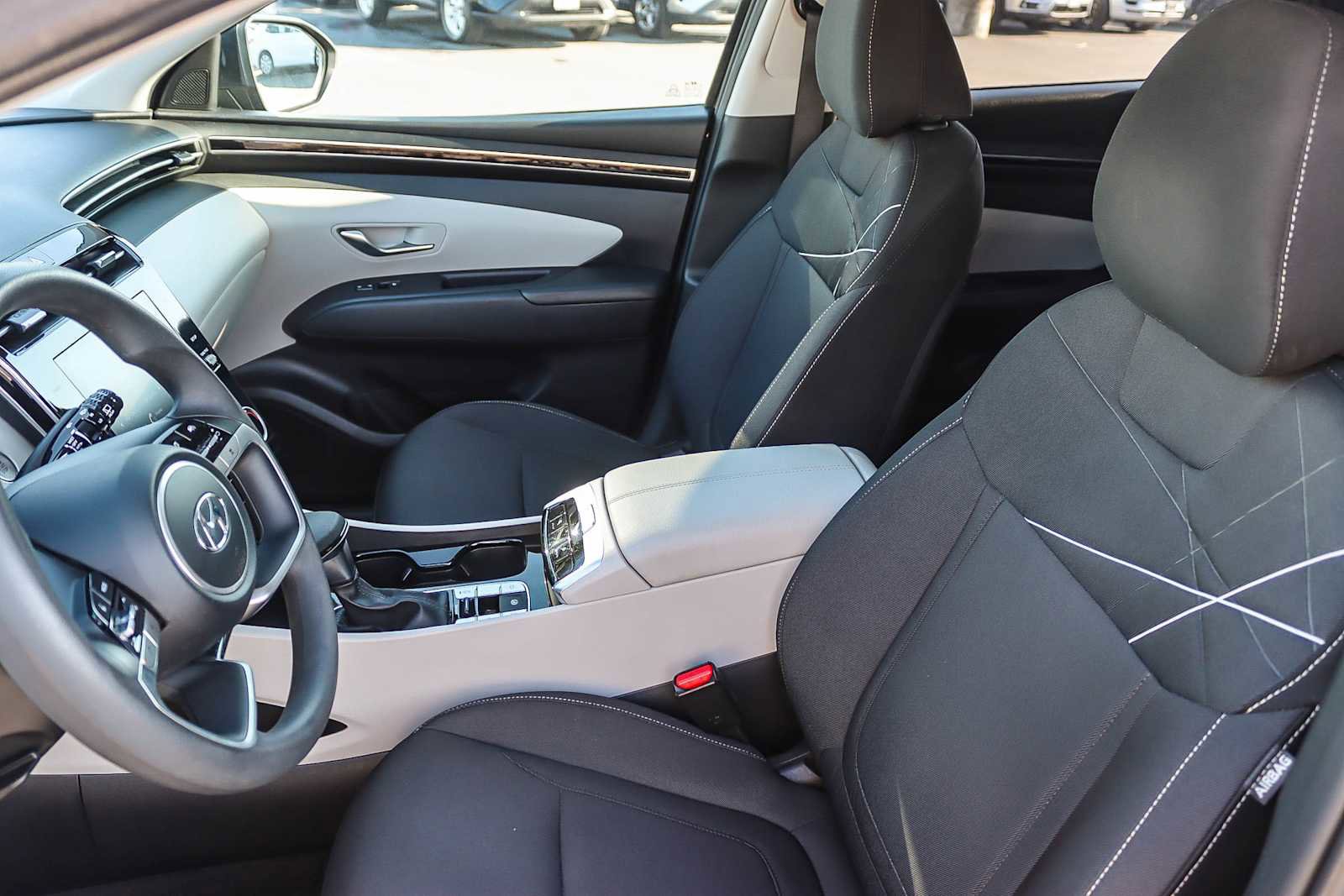 Used 2022 Hyundai Tucson SEL w/ Cargo Package image 16