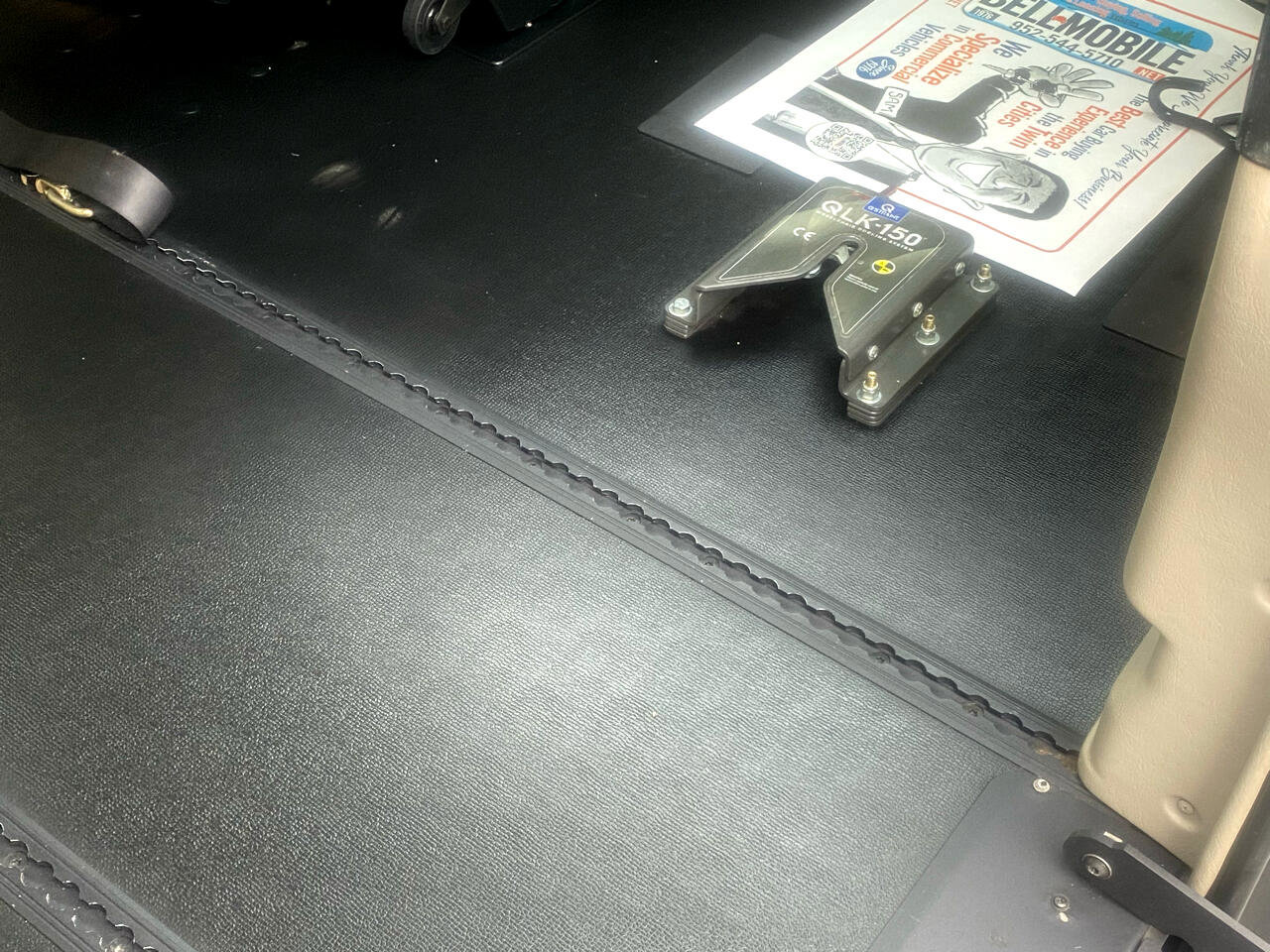 Used 2018 Chrysler Pacifica Touring-L w/ Tire & Wheel Group image 8