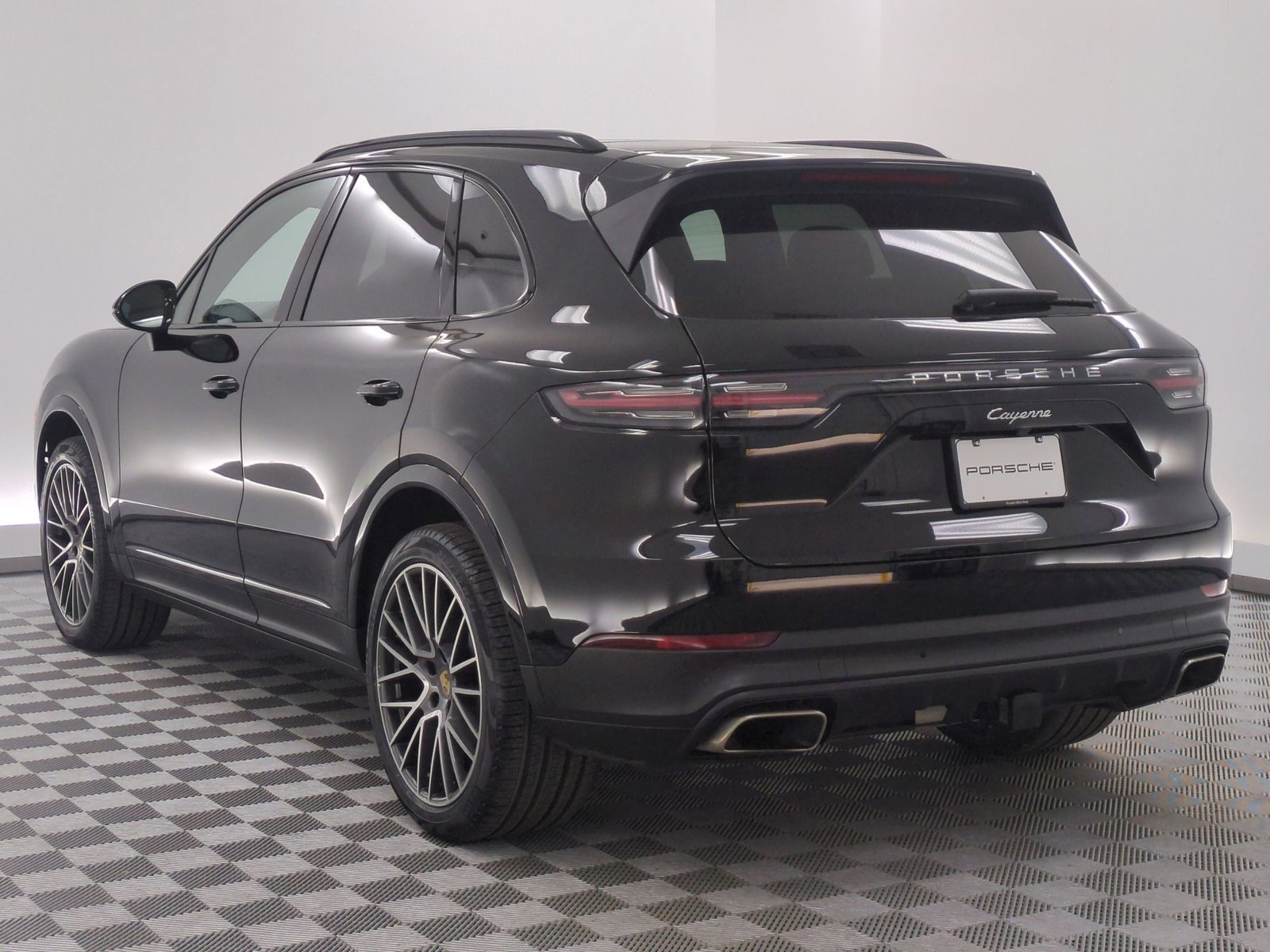 Certified 2023 Porsche Cayenne Platinum Edition AWD/4WD video 3
