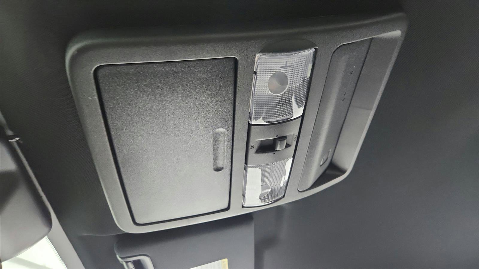 Used 2025 Nissan Frontier PRO-4X image 39