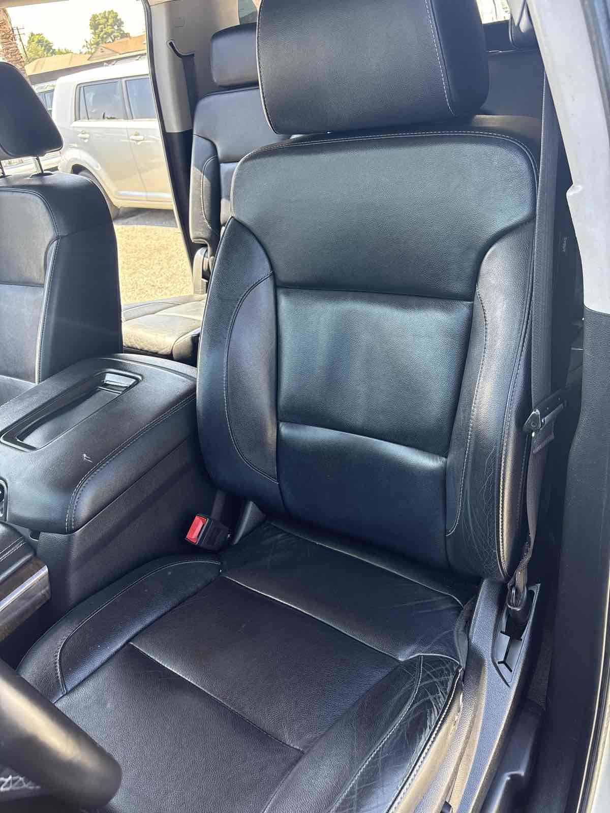 Used 2017 Chevrolet Suburban LT image 8