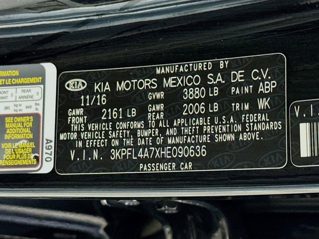 Used 2017 Kia Forte S image 29