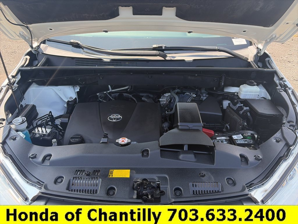 Used 2019 Toyota Highlander XLE AWD/4WD image 29