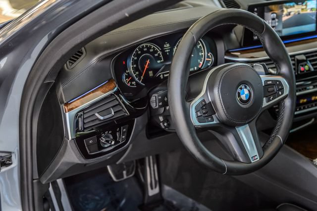 Used 2018 BMW 540i w/ M Sport Package RWD image 25