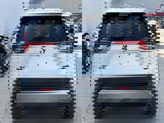 Used 2023 Toyota RAV4 Limited image 5