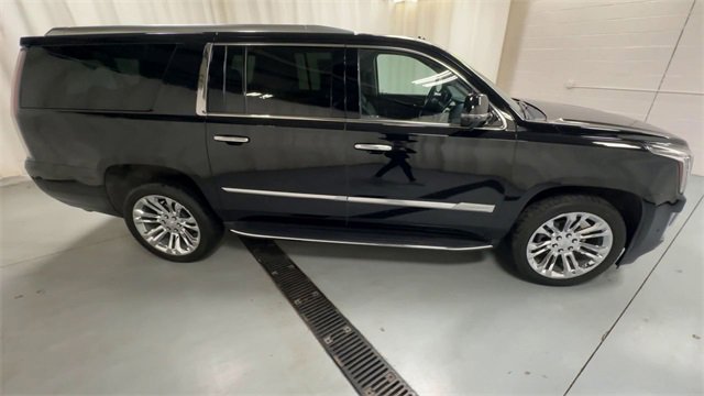 Used 2019 Cadillac Escalade ESV Premium Luxury w/ LPO, Radiant Package image 9