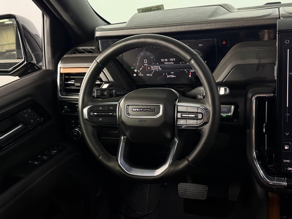 Used 2025 GMC Yukon XL Denali AWD/4WD image 14
