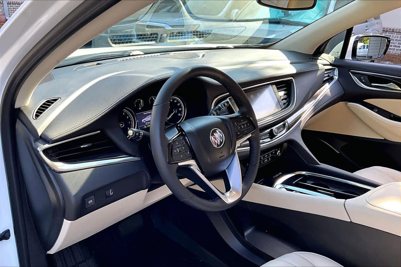 Used 2023 Buick Enclave Essence FWD image 17