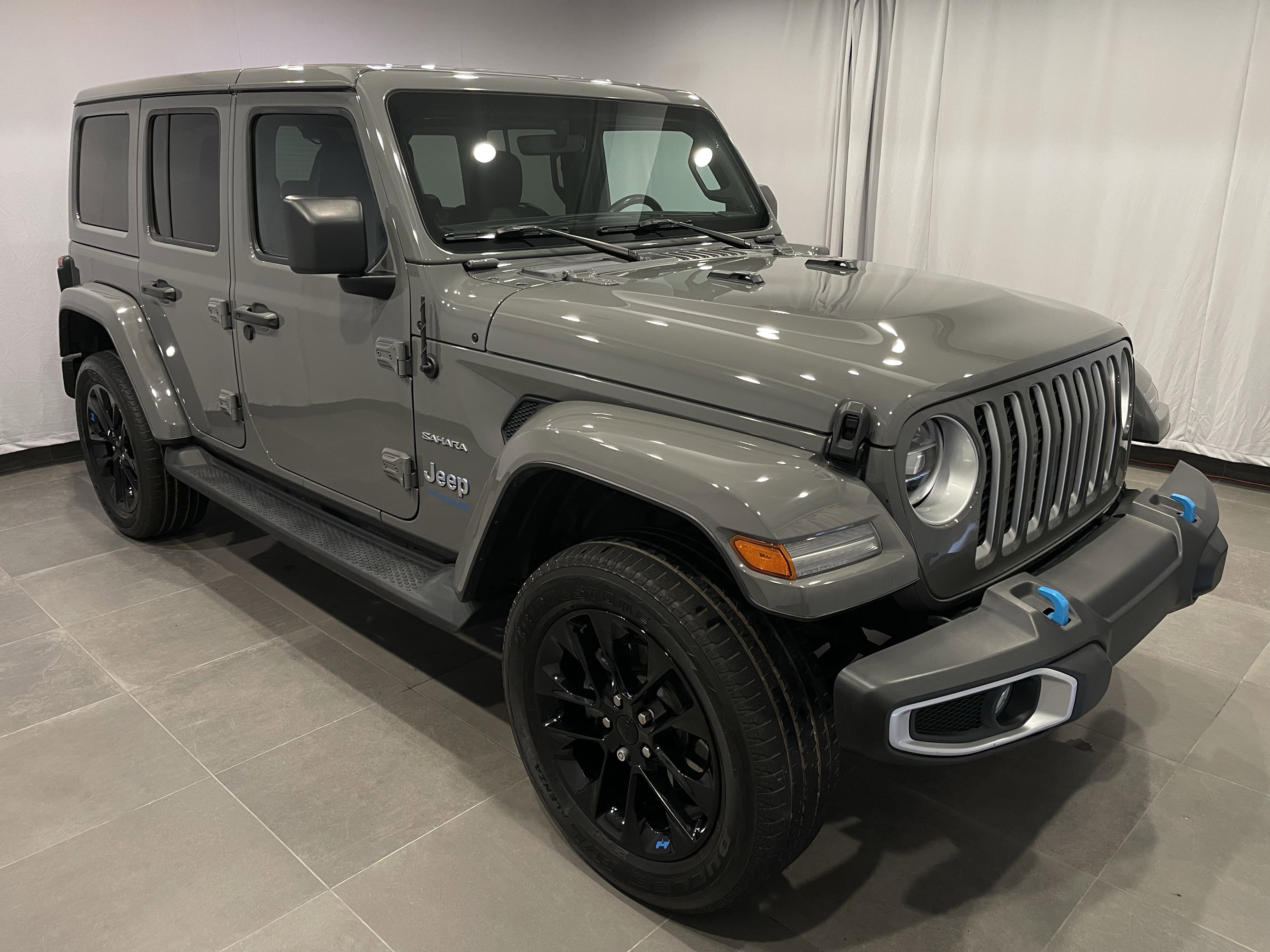 Used 2022 Jeep Wrangler Unlimited Sahara w/ Cold Weather Group image 3