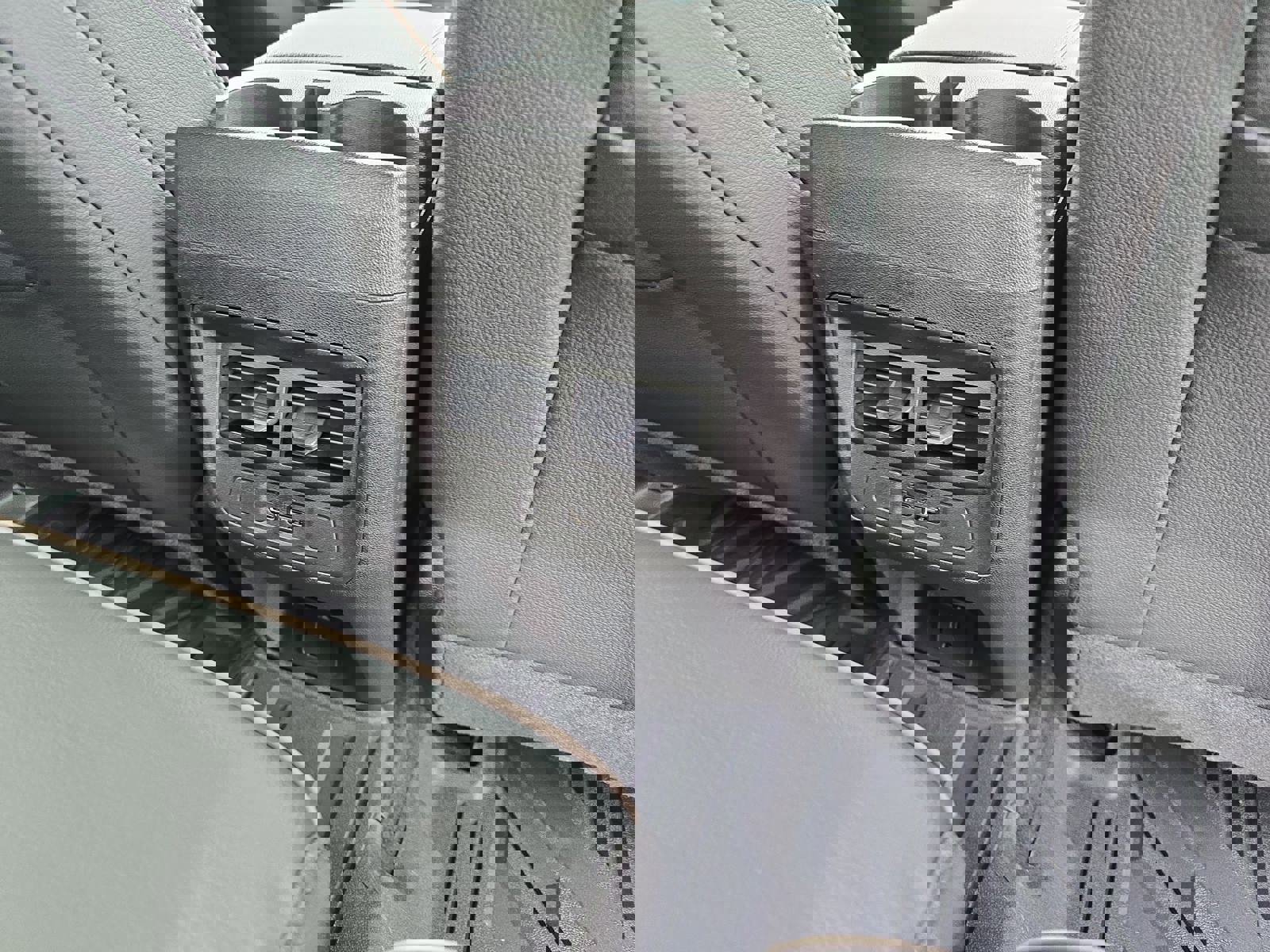 New 2026 GMC Canyon Denali image 13