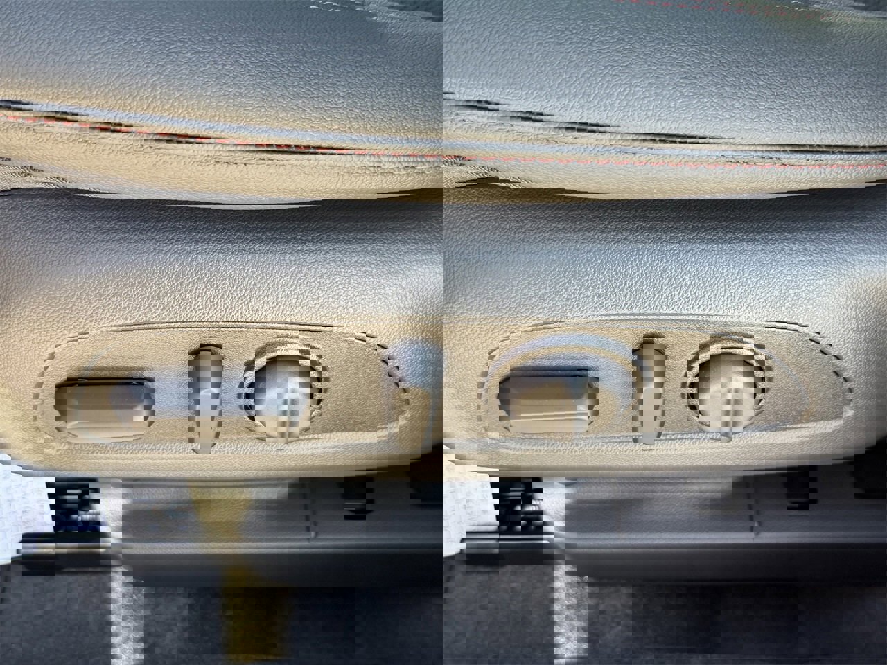 New 2026 Chevrolet Trax RS w/ Sunroof Package image 24