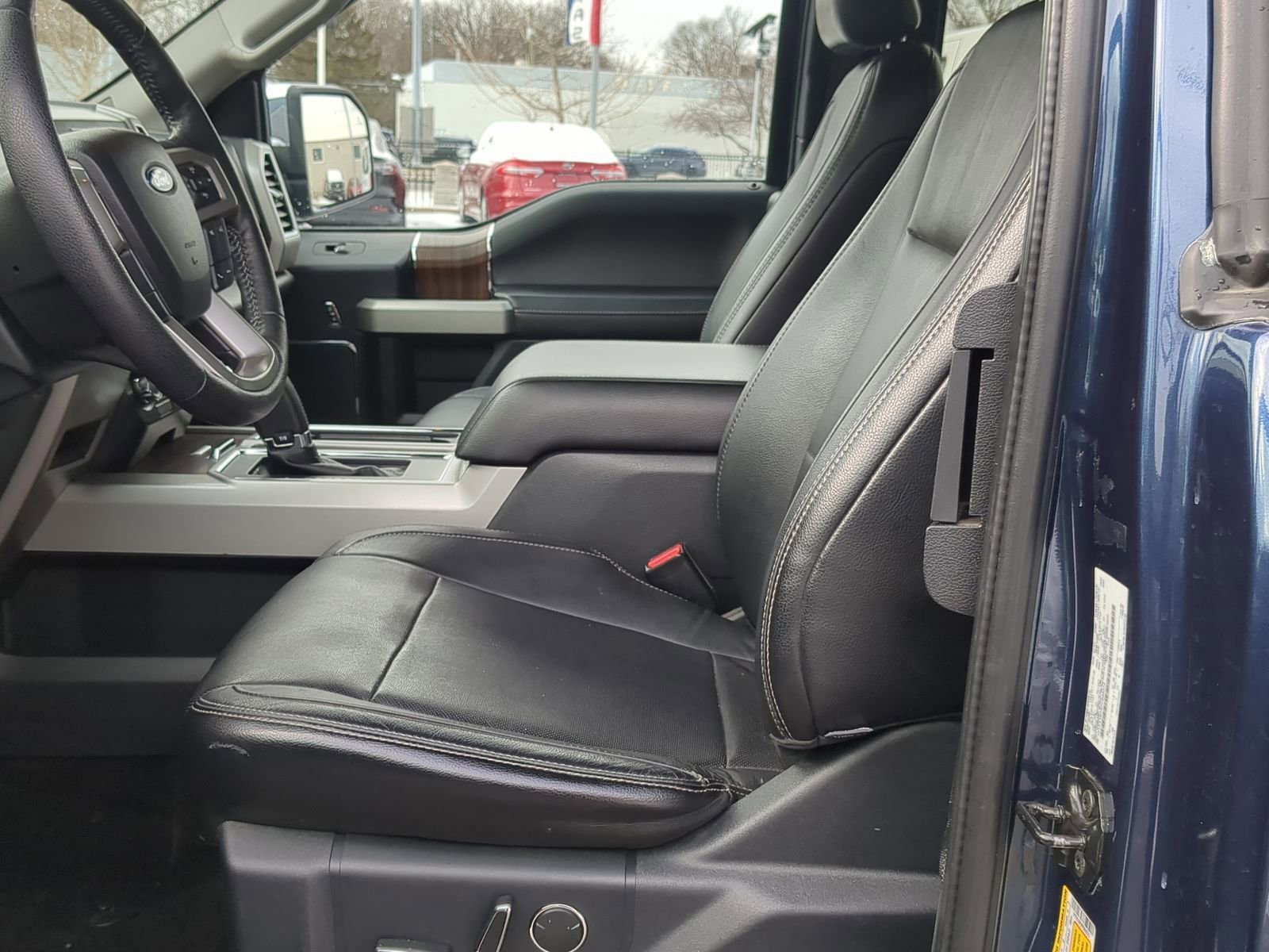 Used 2015 Ford F150 Lariat image 22