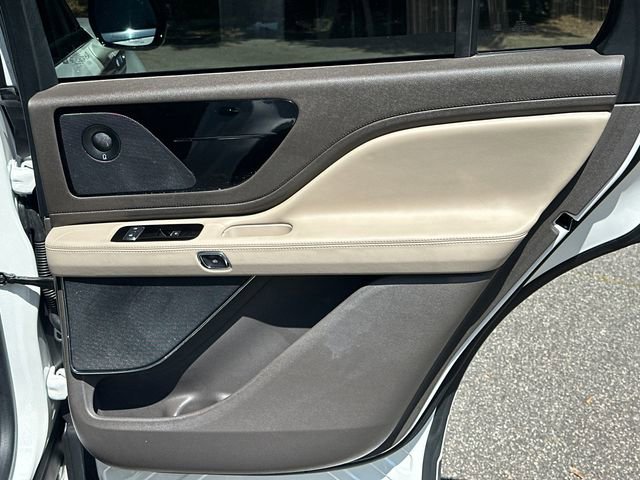 Used 2023 Lincoln Aviator Reserve w/ Equipment Group 201A RWD image 19