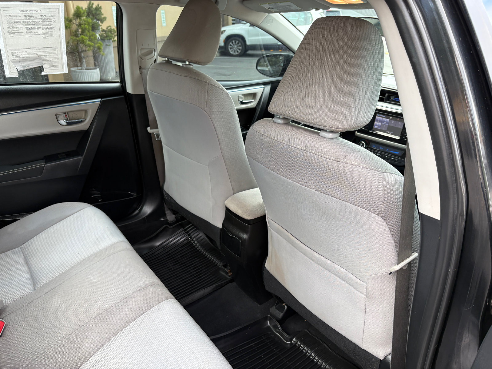 Used 2016 Toyota Corolla LE FWD image 18