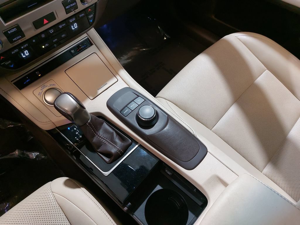 Used 2016 Lexus ES 350 w/ Premium Package w/Wood Trim FWD image 26