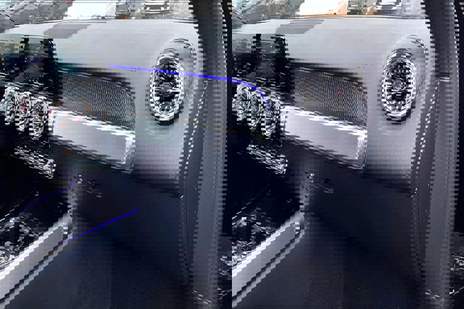 Used 2023 Mercedes-Benz GLB 250 image 17