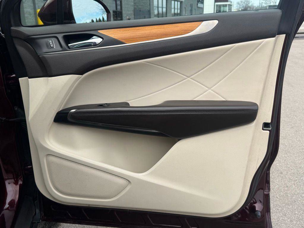 Used 2016 Lincoln MKC Reserve w/ Lincoln MKC Climate Package image 51