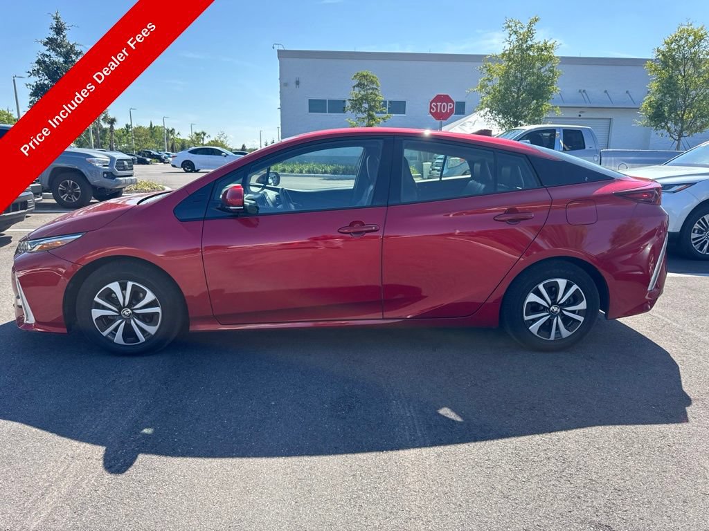 Used 2017 Toyota Prius Prime Advanced FWD image 2