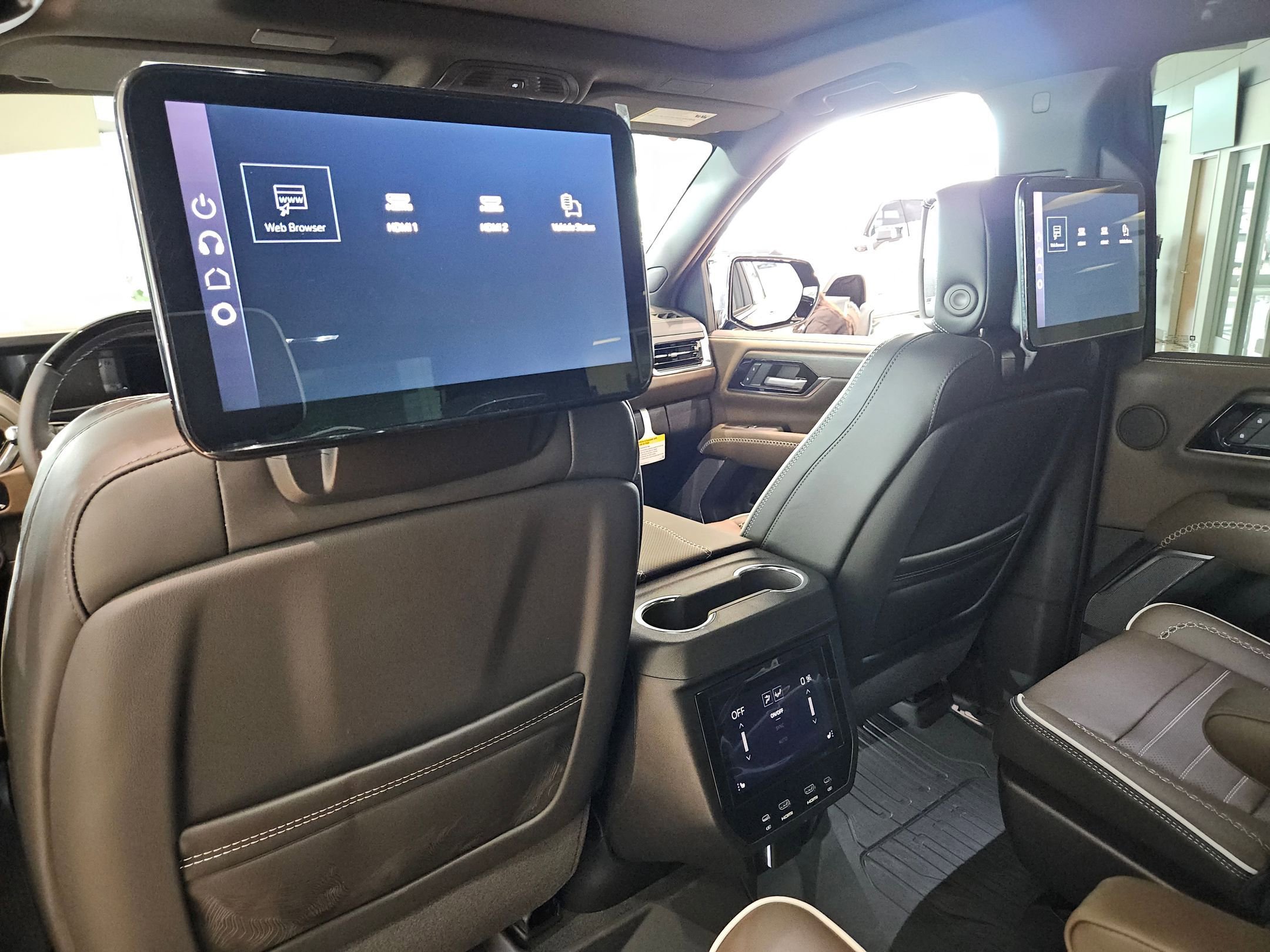 New 2026 GMC Yukon Denali Ultimate w/ LPO, Floor Liner Package image 15